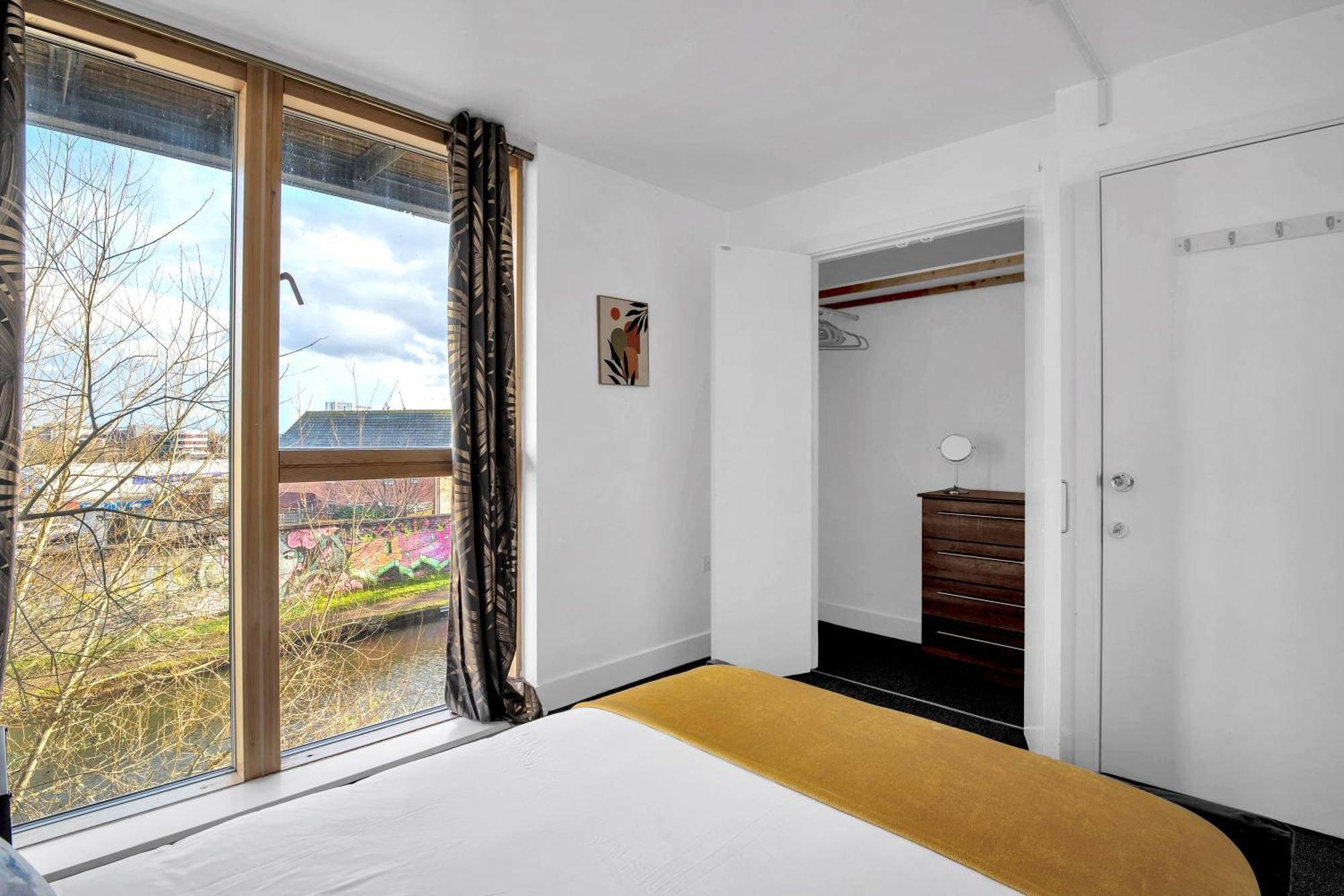 Luxury Waterfront Property With Free Parking Coventry Exterior foto