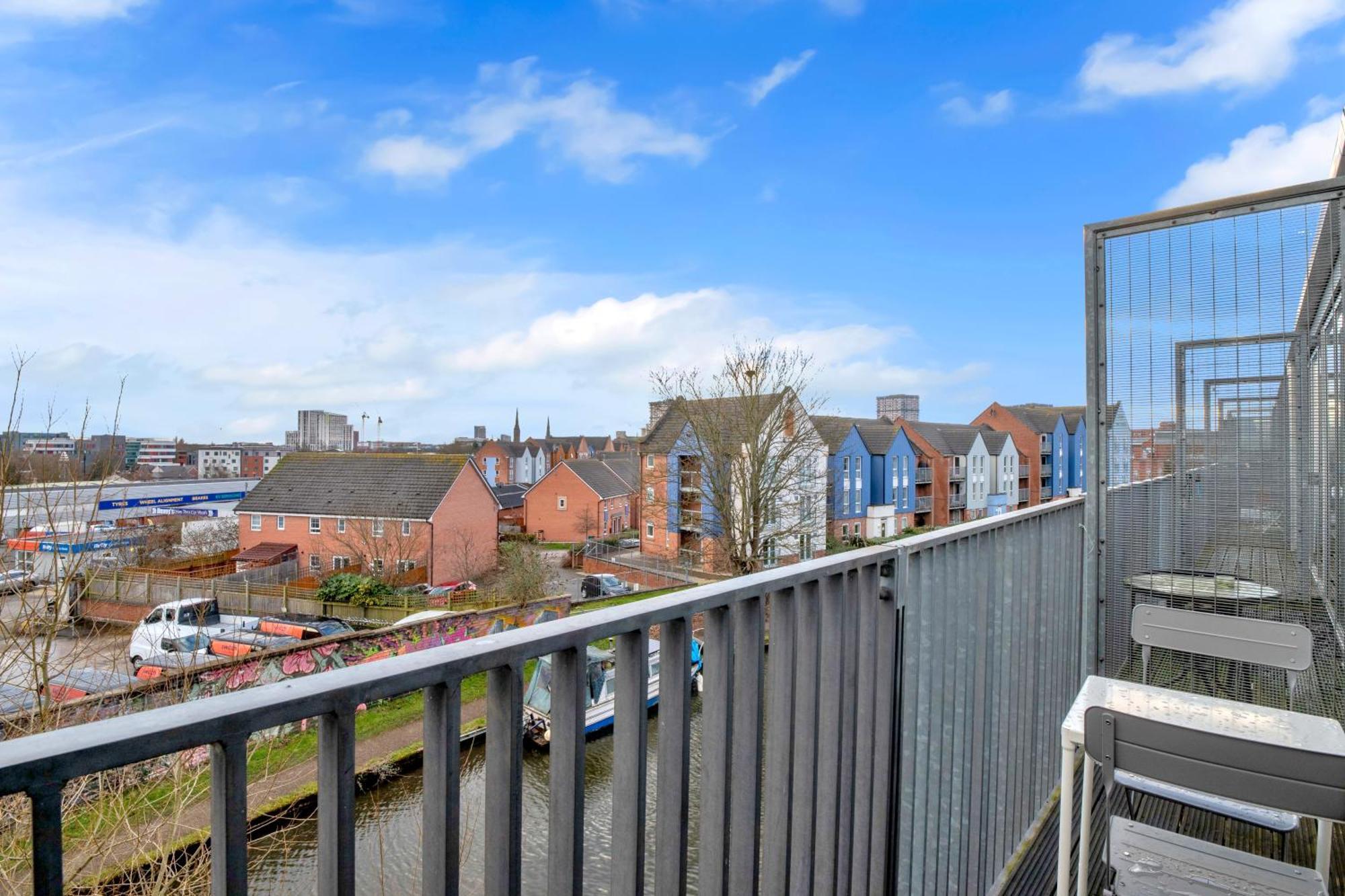 Luxury Waterfront Property With Free Parking Coventry Exterior foto