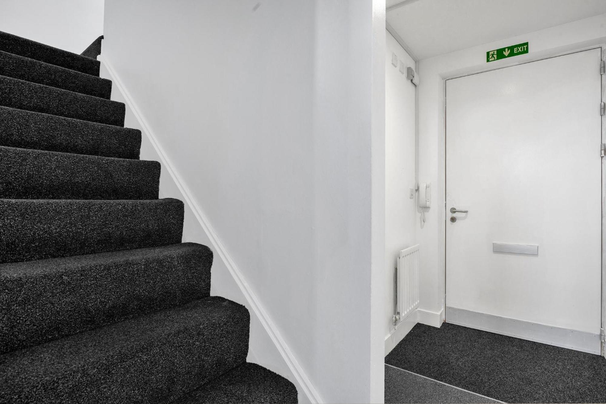 Luxury Waterfront Property With Free Parking Coventry Exterior foto